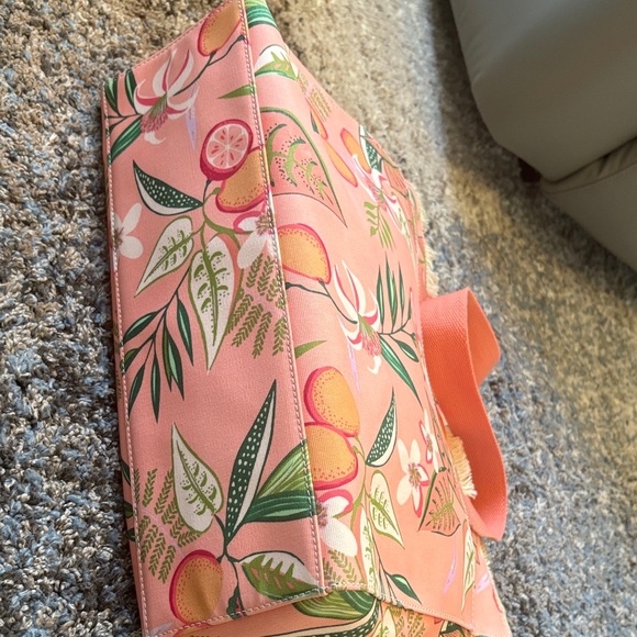 Spartina 449 - Pink Lemonade Beach Tote; Like New; Used Once - Picture 10 of 11